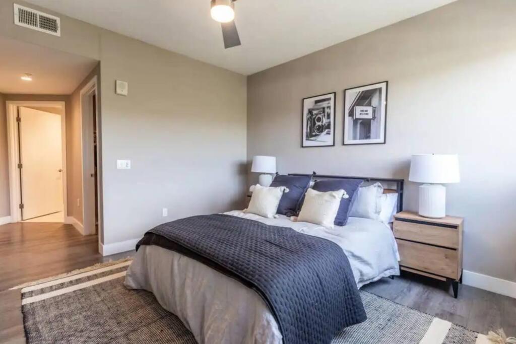 Comfortable & Spacious 2Bdr - 2Bth For 4 Guests In Hollywood Διαμέρισμα Λος Άντζελες Εξωτερικό φωτογραφία