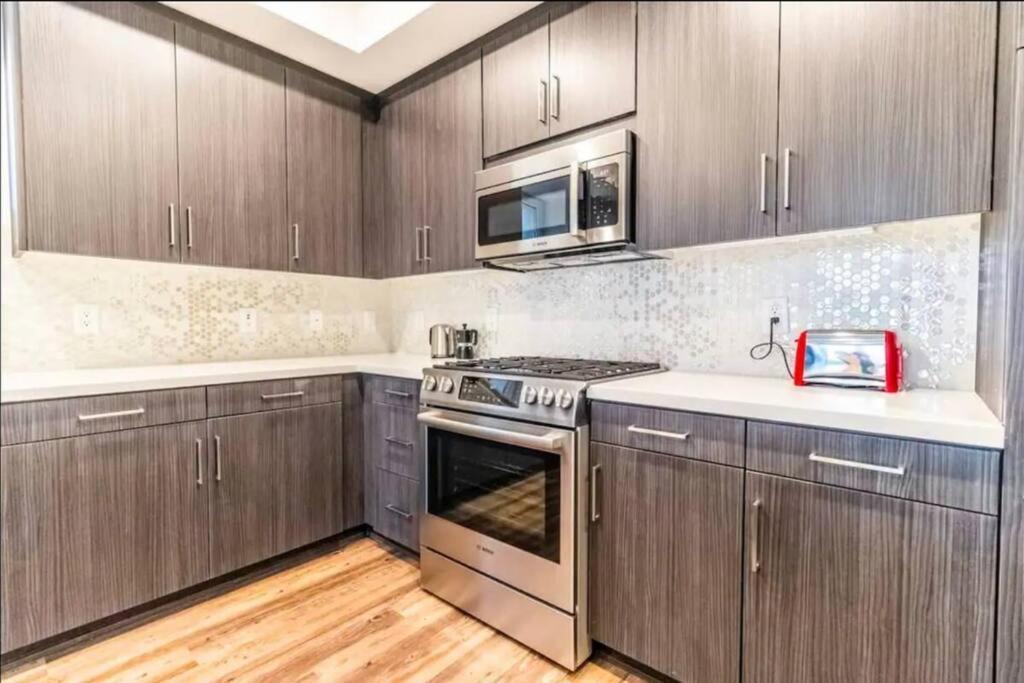 Comfortable & Spacious 2Bdr - 2Bth For 4 Guests In Hollywood Διαμέρισμα Λος Άντζελες Εξωτερικό φωτογραφία